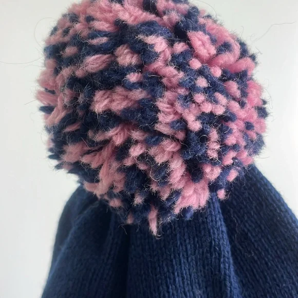 NWOT Stowe Woolens Ltd navy blue beanie hat with pink pigs, blue & pink pom-pom - Picture 4 of 12